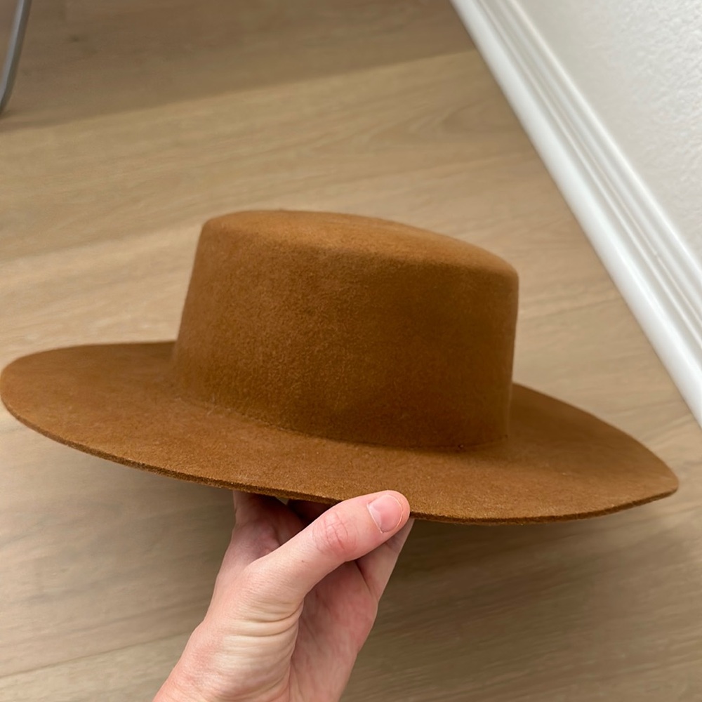 GgiPip Australian Wool Dahlia Boater Hat